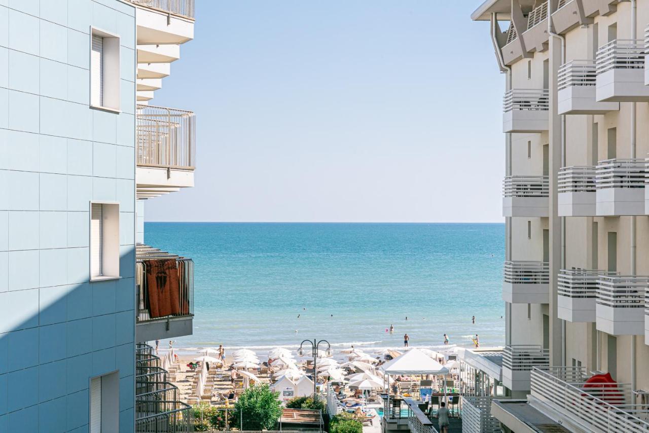Hotel Pigalle Lido di Jesolo Exterior photo