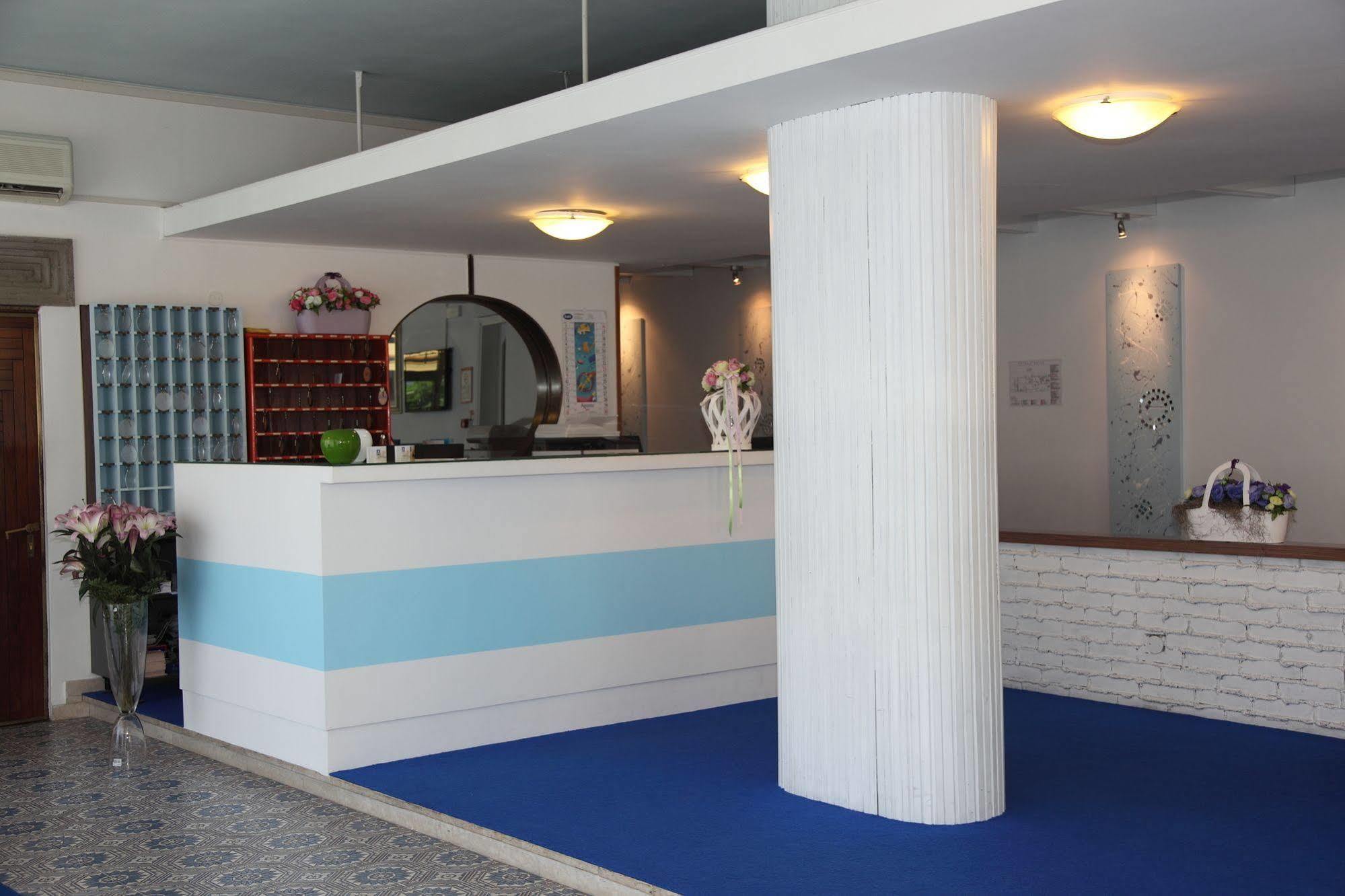 Hotel Pigalle Lido di Jesolo Exterior photo